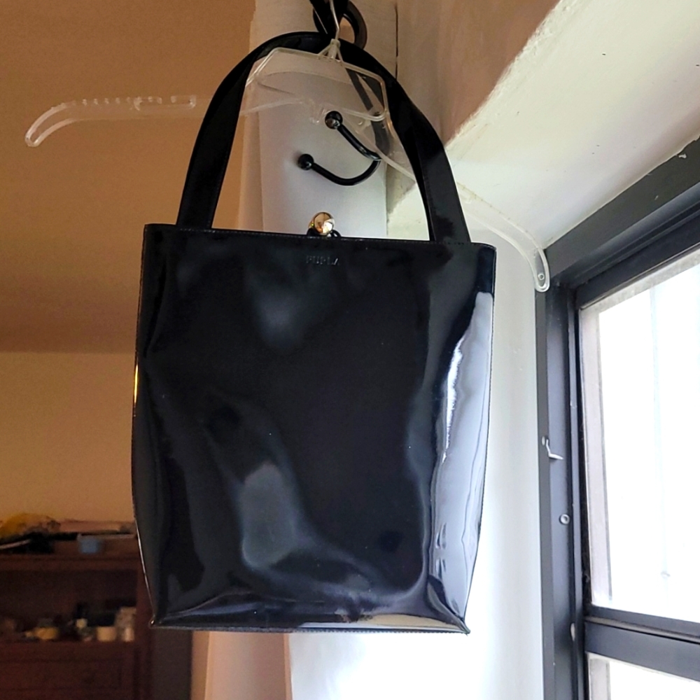 Black Patent ⚫️ hand bag FURLA